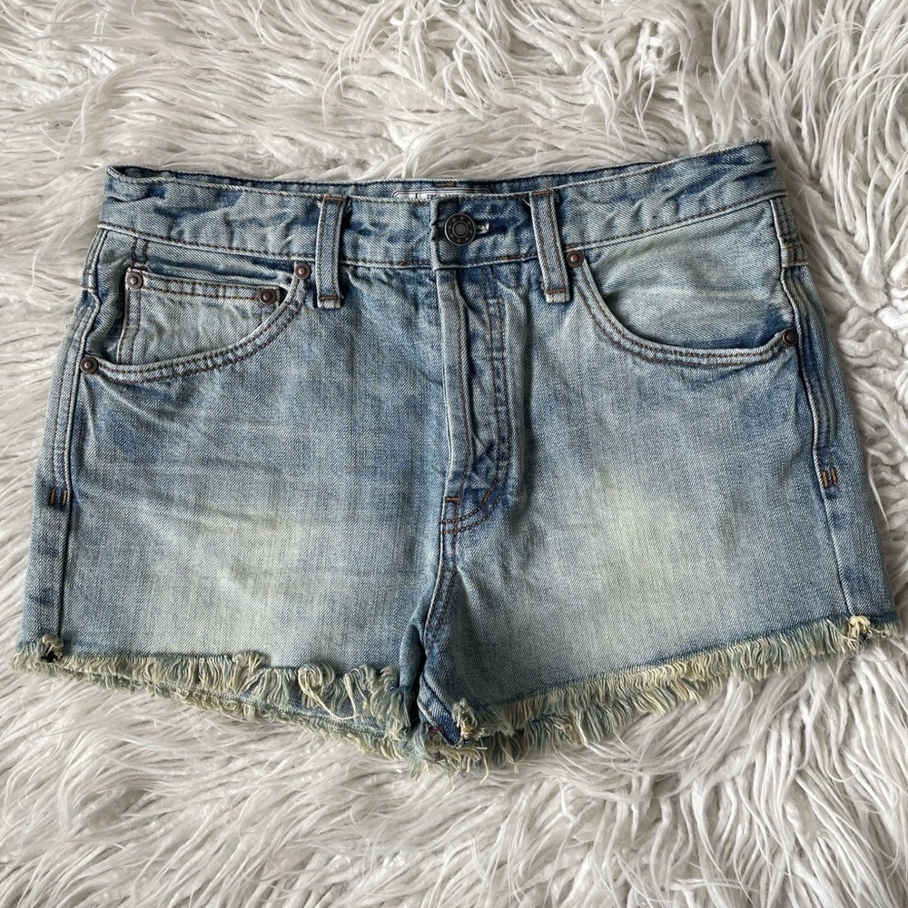 Free People Rock Denim Uptown Camp Blue Mid Rise Cut Off Jean Shorts EUC Size 27 - Picture 2 of 8